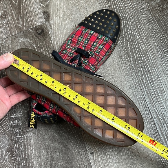 Dr. Martens Aldstud oxford shoe red tartan plaid pattern and gold stud - Picture 17 of 17